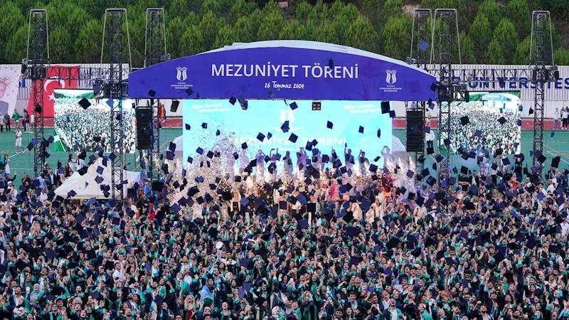 SUBÜ 2 bin 829 öğrencisini coşkulu törenle mezun etti
