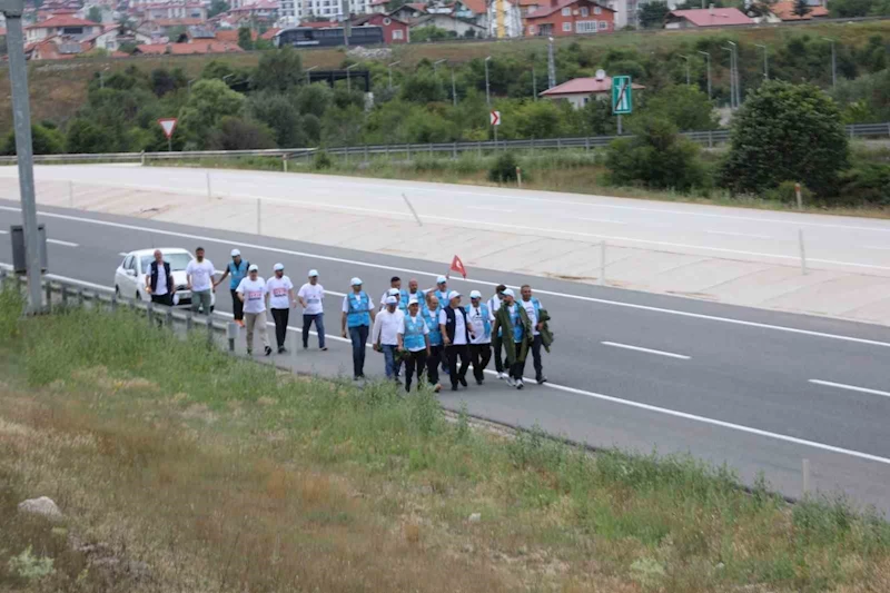 Büro Memur-Sen’in Bolu’dan Ankara’ya yürüyüşü sürüyor
