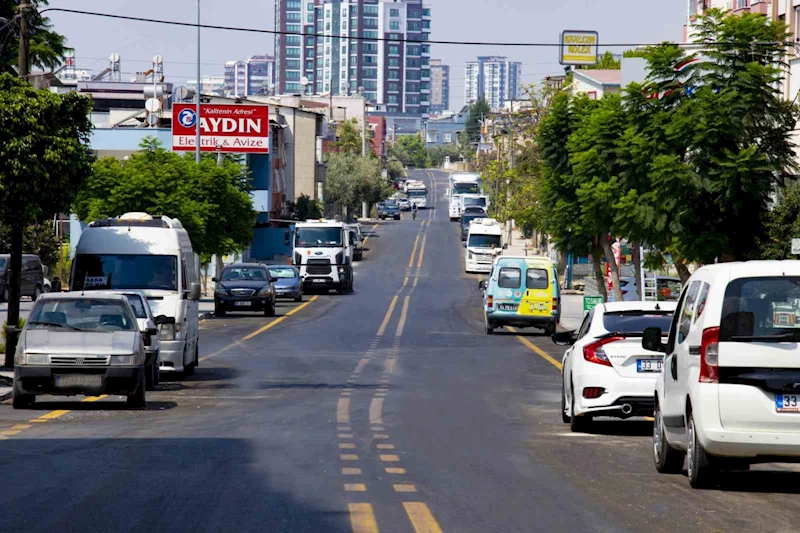 Tarsus’ta caddeler yenileniyor
