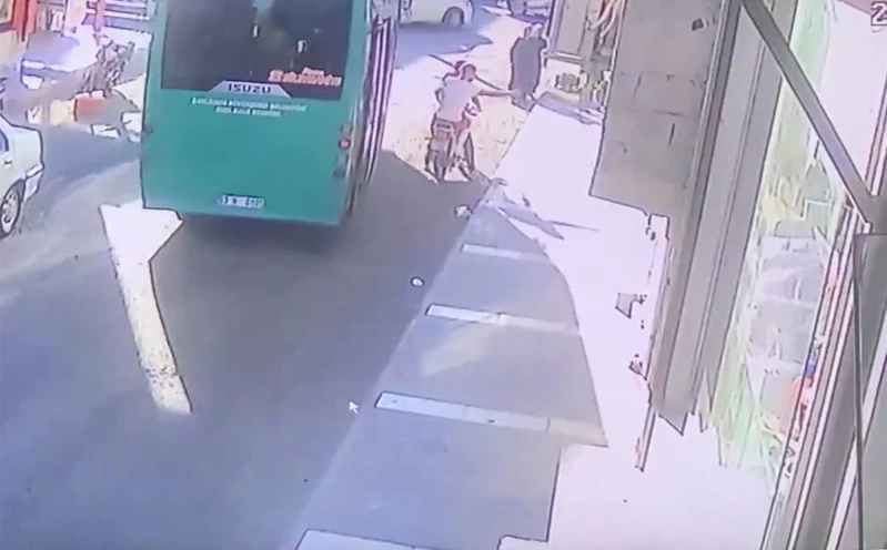 Şanlıurfa’da işyerine silahlı saldırı anı kamerada
