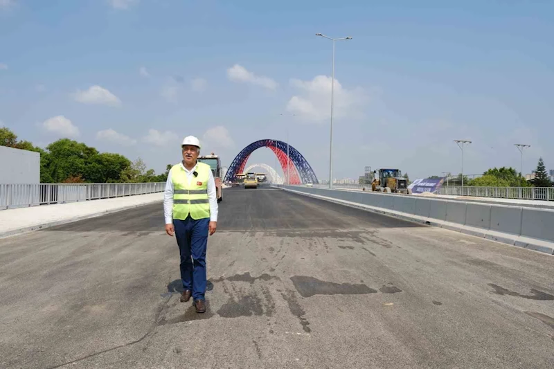 Adana’da 2 ilçe ve 4 mahalleyi birbirine bağlayacak köprü inşaatında sona gelindi
