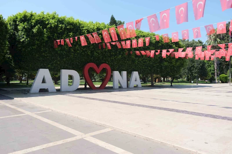 Kavurucu sıcaklar Adana’yı hayalet şehre dönüştürdü
