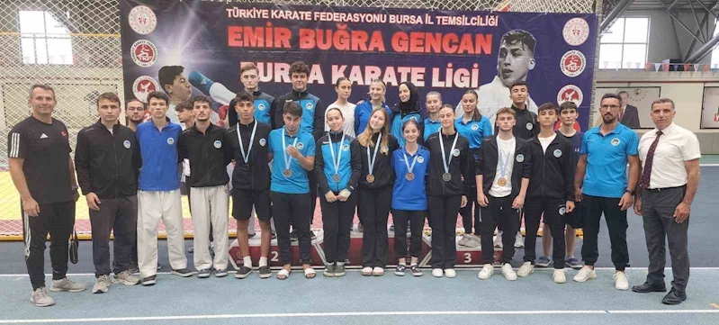 Sakarya Büyükşehir’in karatecileri Bursa’dan 8 madalyayla döndü
