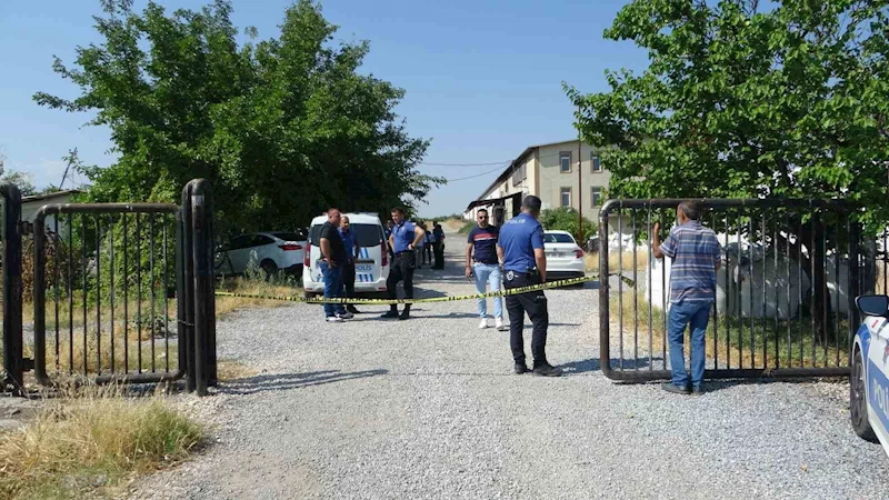 Tavuk çiftliğindeki cinayetin firari zanlısı polise teslim oldu
