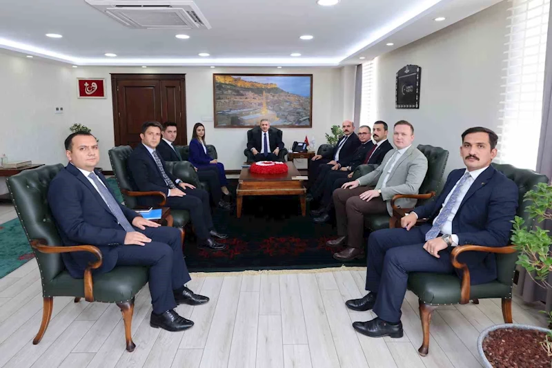 Vali Akkoyun, Mardin’e yeni atanan vali yardımcıları ve kaymakamları kabul etti
