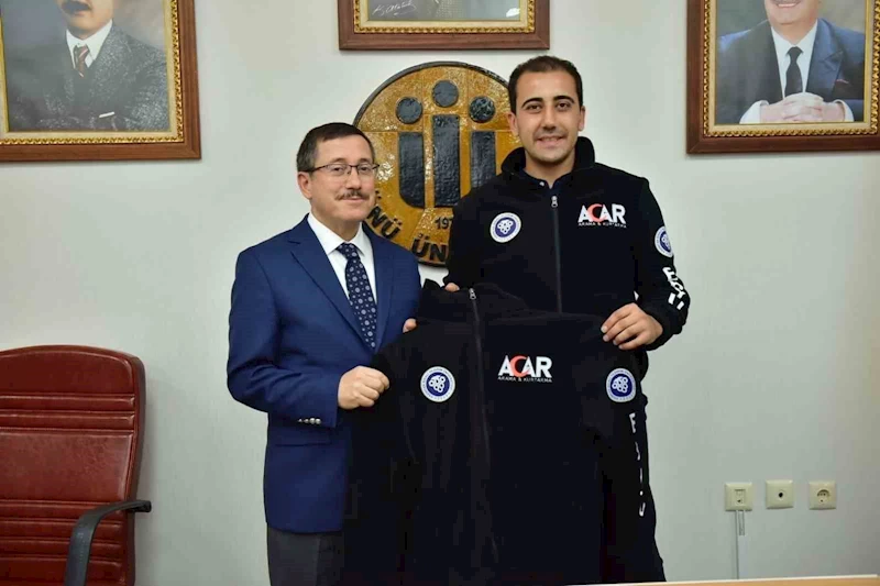 ’1. Türk Dünyası Teşkilatları Buluşması’na Erzincan’ı temsilen ACAR Gençlik Kulübü katıldı
