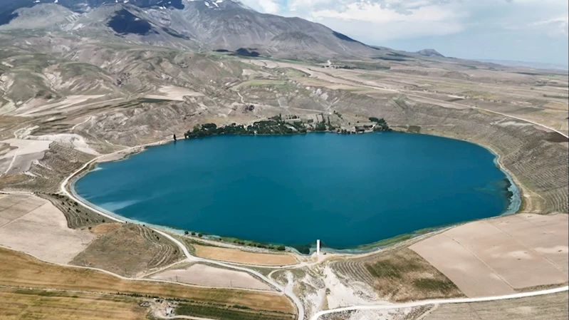 Adilcevaz’daki göller dron ile görüntülendi
