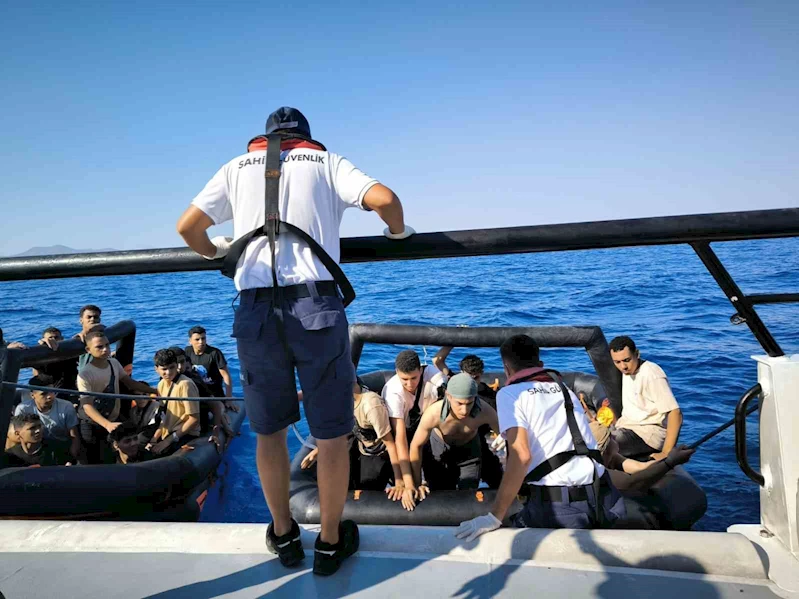 Datça’da Yunanistan’ın geri ittiği 30 düzensiz göçmen kurtarıldı
