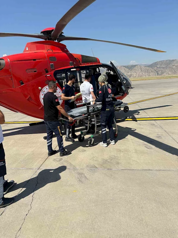 Ambulans helikopter uyanamayan çocuk için havalandı
