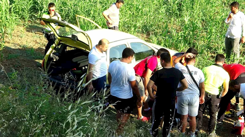 Hamile kadının kullandığı otomobil tarlaya uçtu: 1 ağır yaralı
