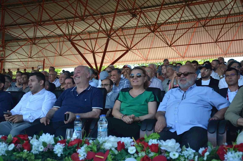 Kocaelili pehlivanları desteklemek için Edirne’ye gitti
