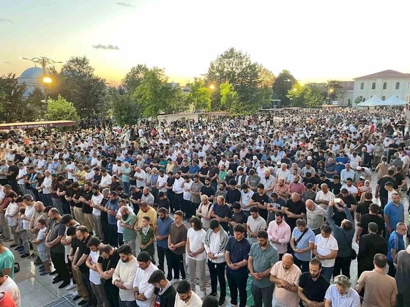 Haniye’ye düzenlenen suikast yürüyüşle protesto edildi
