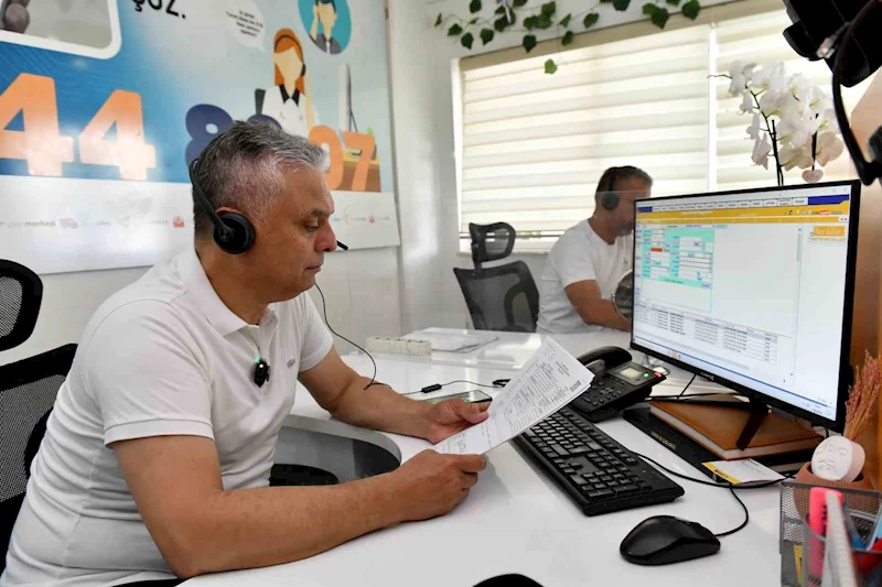 Muratpaşa Belediye Başkanı Uysal, Turunç Masa’da telefonları cevapladı
