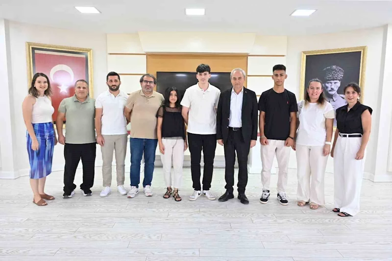 Kepez Belediyesi, YKS’de başarılı öğrencilere de burs verecek
