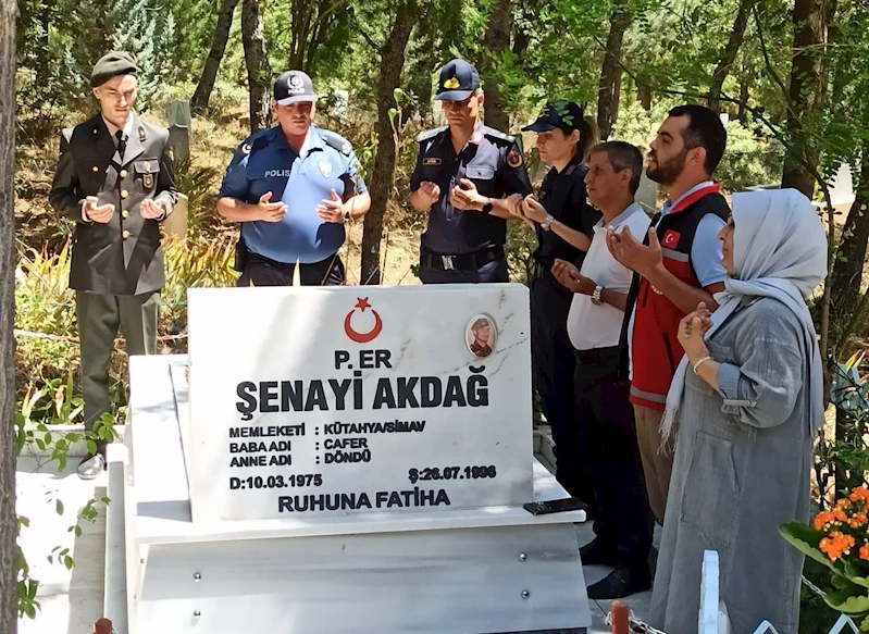 Simav’da güvenlik güçlerinden şehit mezarları ve ailelerine ziyaret
