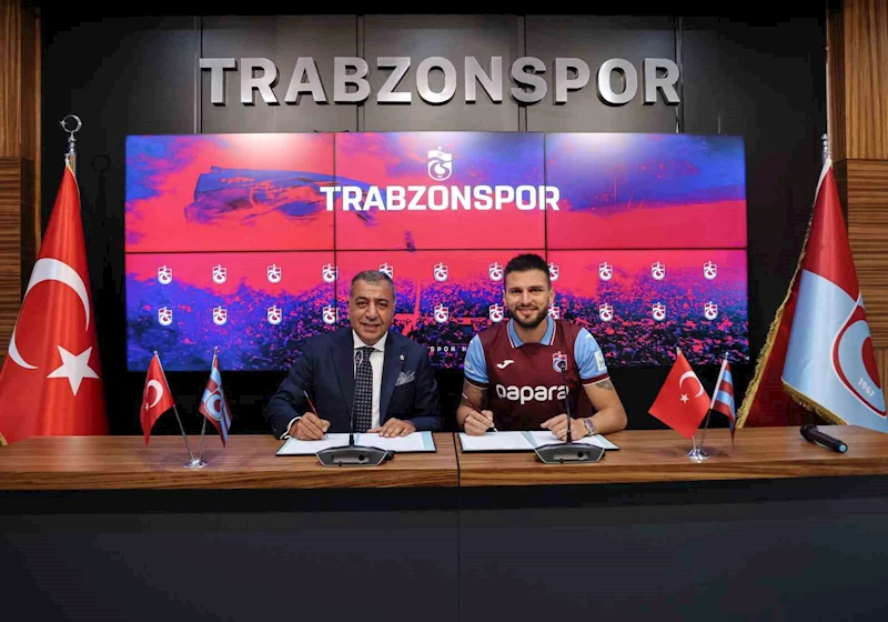 Trabzonspor Okay Yokuşlu için imza töreni düzenledi
