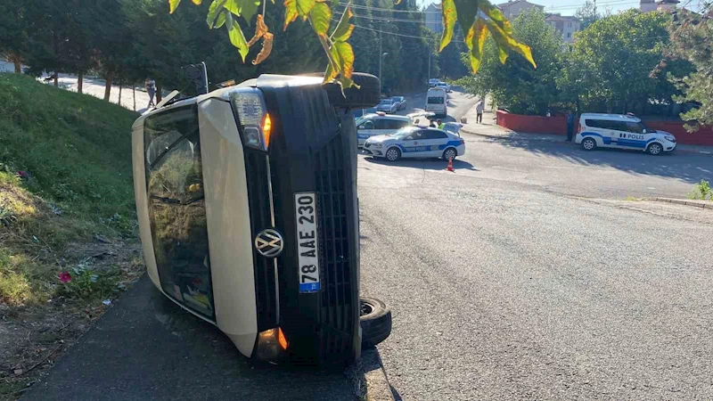 Polis otosuyla çarpışan aracın sürücü yaralandı
