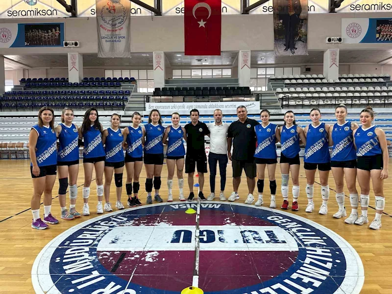 Turgutlu Belediyesi Kadın Voleybol Takımı antrenmanlara başladı
