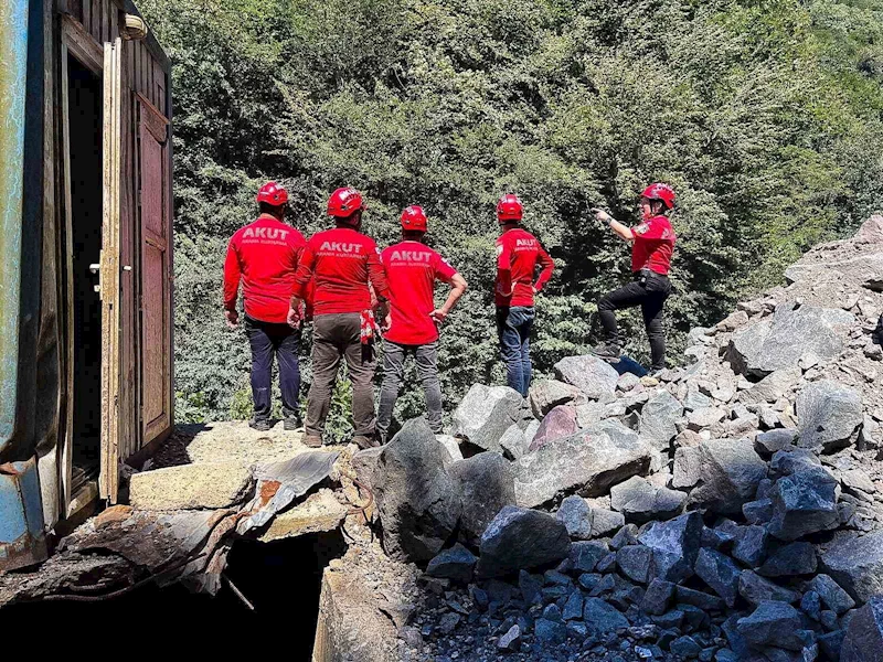 Giresun’da dere kenarında kadın cesedi bulundu
