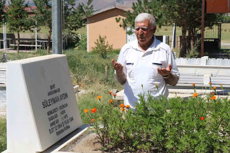 Teröre verilen ilk şehit Süleyman Aydın, kabri başında anıldı
