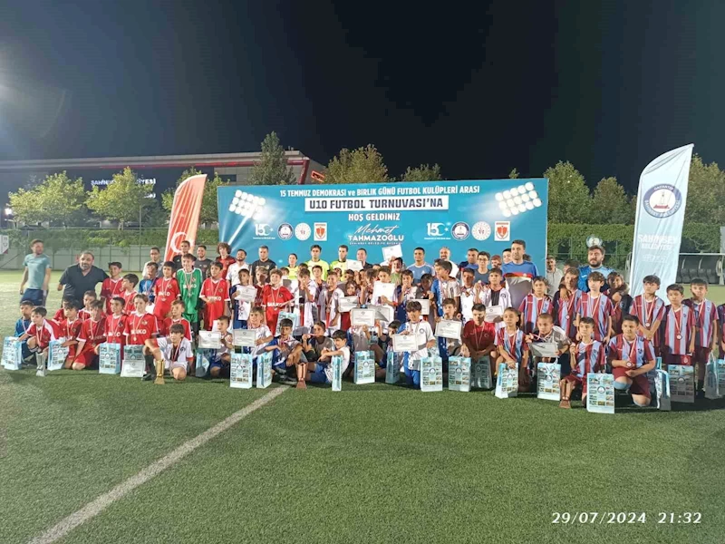 Minik futbolcular Şahinbey Belediyesi’nin organizasyonunda karşı karşıya geldi
