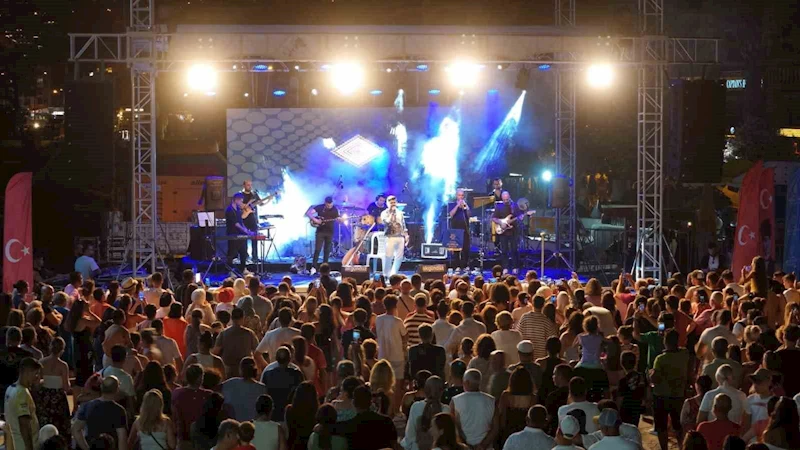 Aydın Büyükşehir Belediyesi’nden Kuşadası’nda yaz konseri

