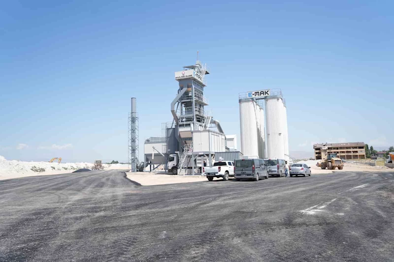 Muş’ta 50 milyon TL’ye kurulan tesiste saatte 160 ton asfalt üretiliyor

