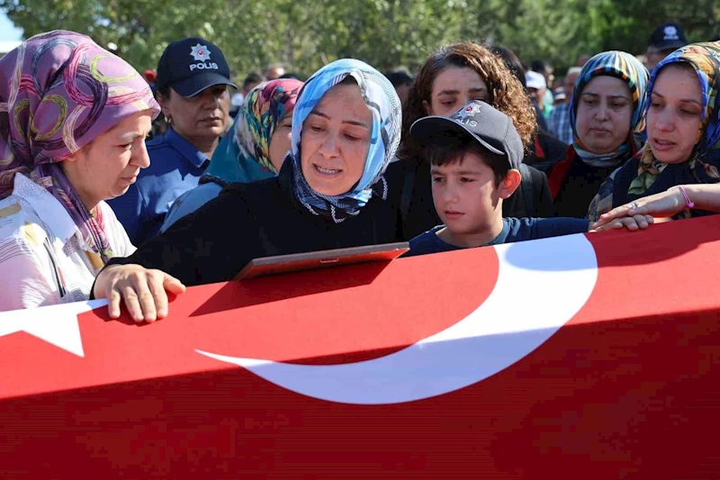 Şehit polis memuru Şahan son yolculuğuna uğurlandı
