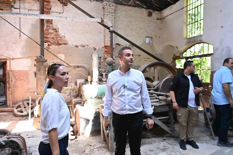 Başkan Ahmet Akın, Marmara Mermer Taş Fabrikası’nı geleceğe kazandıracak
