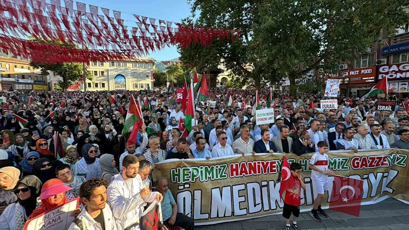 Bursa’da binlerce kişi Filistin ve Haniye için yürüdü
