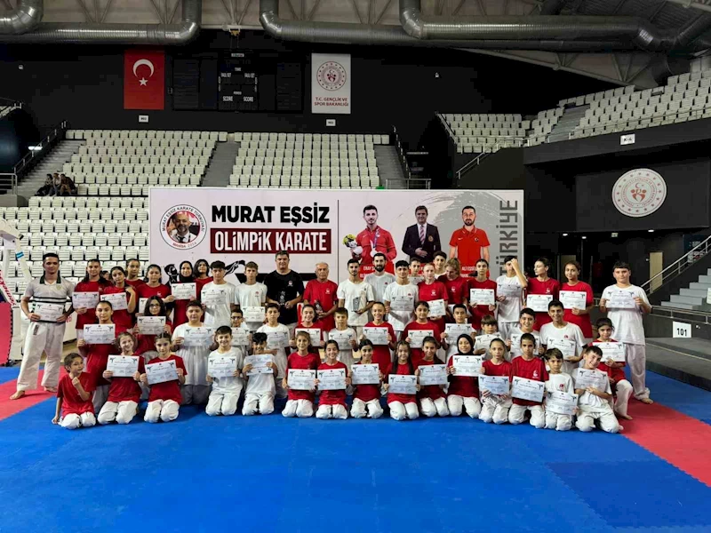 Manisa BBSK, olimpik karate yaz kampına katıldı
