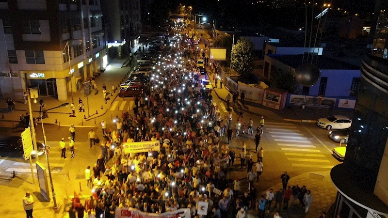 Binlerce kişi Haniye ve Filistinliler için yürüdü
