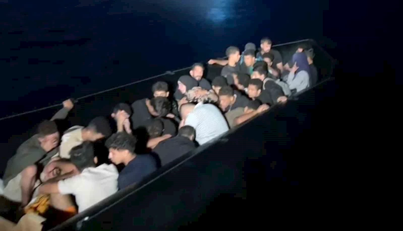 Datça’da 48 düzensiz göçmen ve 13 çocuk kurtarıldı
