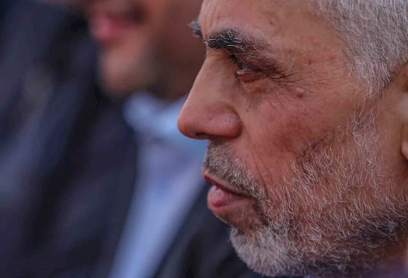 Suudi medyası: “Yahya Sinwar, Halid Meşal’in Hamas Siyasi Büro Başkanlığına geçmesine karşı”
