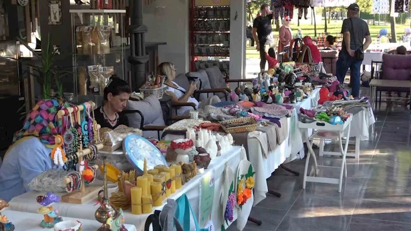 Bursa’nın üreten kadınları, alışveriş şenliğinde buluştu
