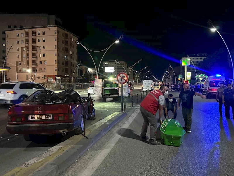Uşak’ta feci kaza: Tırın dorsesine çarpan otomobil sürücüsü hayatını kaybetti

