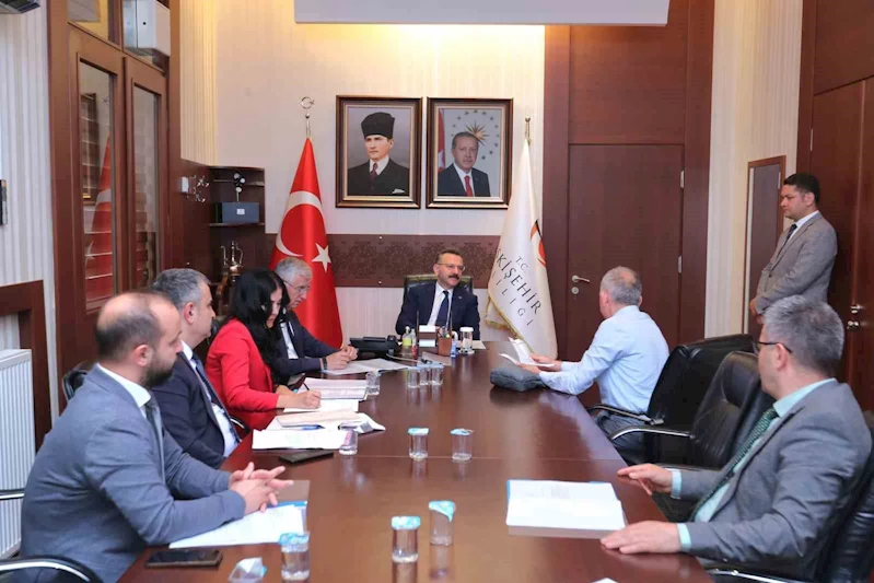 Vali Hüseyin Aksoy, Halk Günü Toplantısı’nda vatandaşları dinledi
