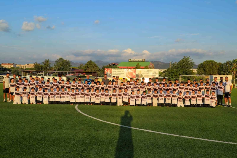 Burhaniye Belediyespor’un genç yetenekleri yeni sezon çalışmalarına başladı
