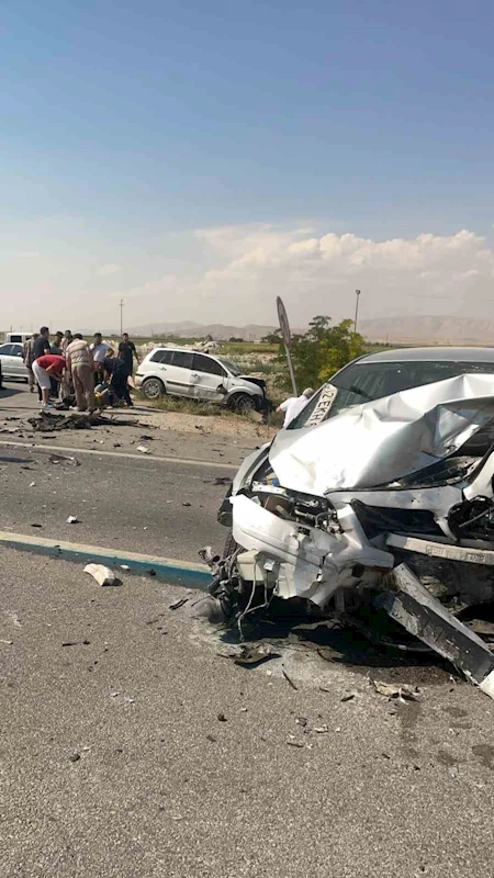 Konya’da zincirleme kaza: 1 ölü, 5 yaralı
