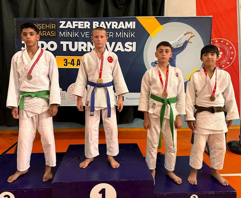 Zafer Bayramı Judo Turnuvası’nda şampiyon Ümraniye
