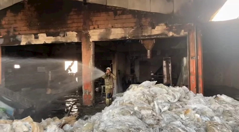 Mardin’de plastik fabrikasında yangın
