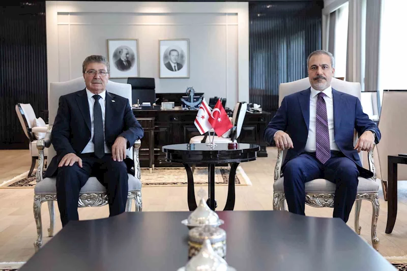 Bakan Fidan, KKTC Başbakanı Üstel ile görüştü
