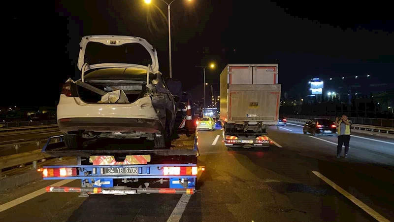 TEM Otoyolu’nda 3 araçlı zincirleme trafik kazası: 3 yaralı
