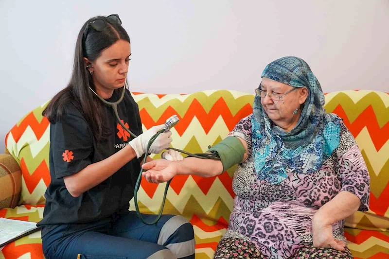 TEBEV’in evde sağlık ve bakım hizmet ile 385 vatandaşın yüzü gülüyor
