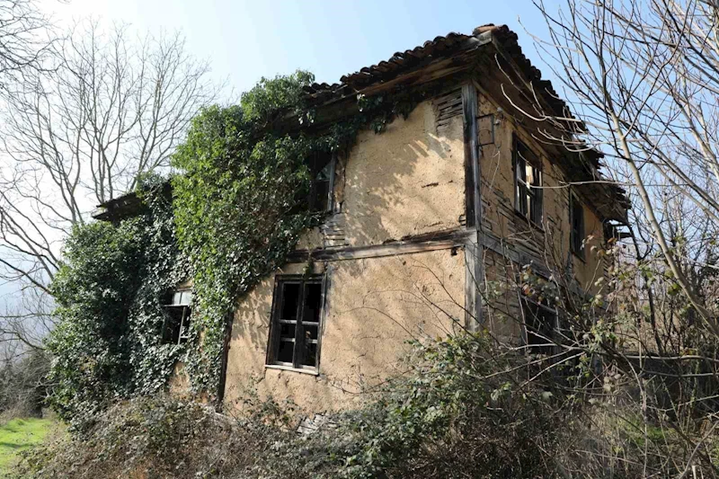 Çürümeye başlayan 100 yıllık cami, bakanlık tarafından koruma altına alındı
