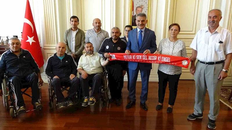 Sorgun Tekerlekli Sandalye Basketbol Takımı’na malzeme desteği
