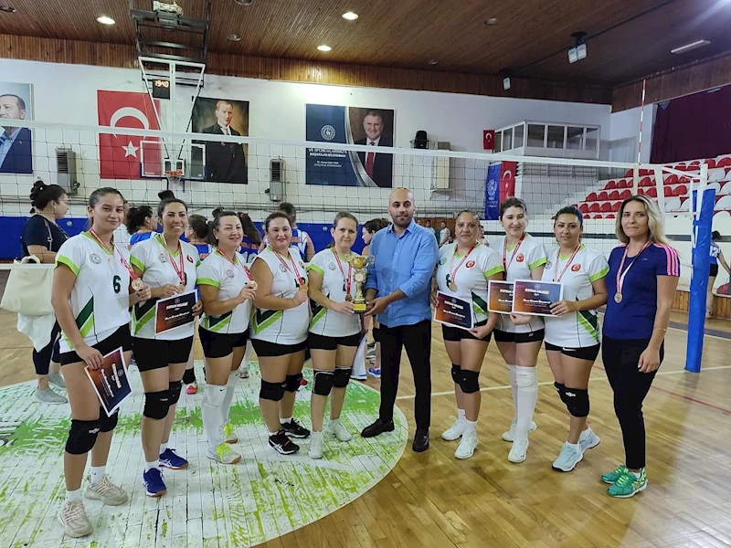 Muğla kadınları voleybolda fırtına gibi
