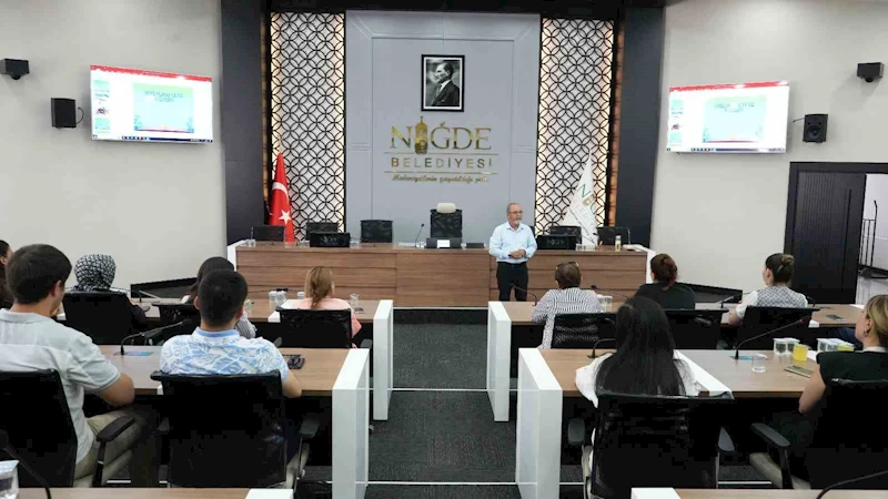 Niğde’de Belediye Personeline “Aile Ve Kurum İçi İletişim” Eğitimi
