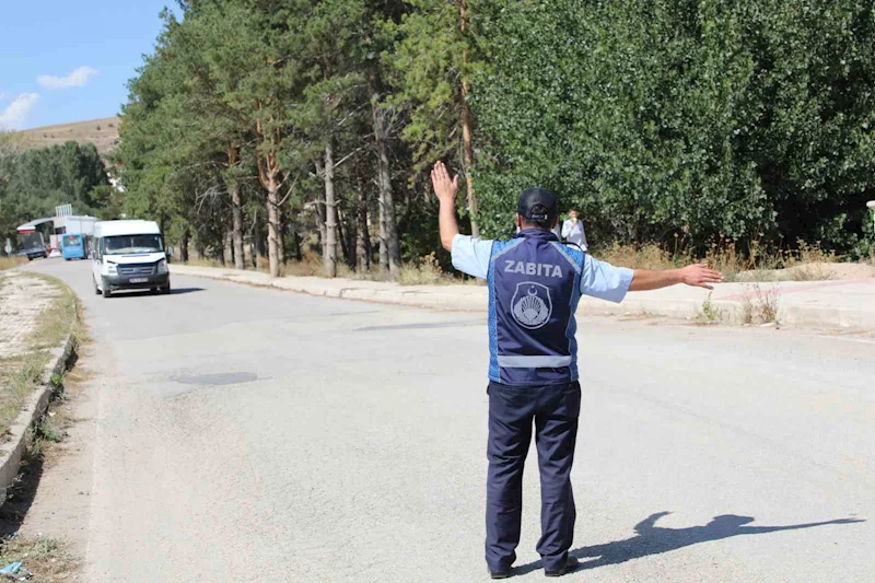 Zabıtadan okul servis araçlarına denetim
