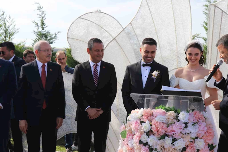 Özel ve Kılıçdaroğlu, TBMM Başkanvekili Karaca’nın oğlunun nikah şahidi oldu
